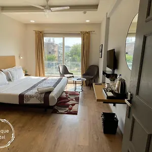 Hotel Saltstayz Sector 39- Near Rajiv Chowk & Sohna Road, Gurgaon